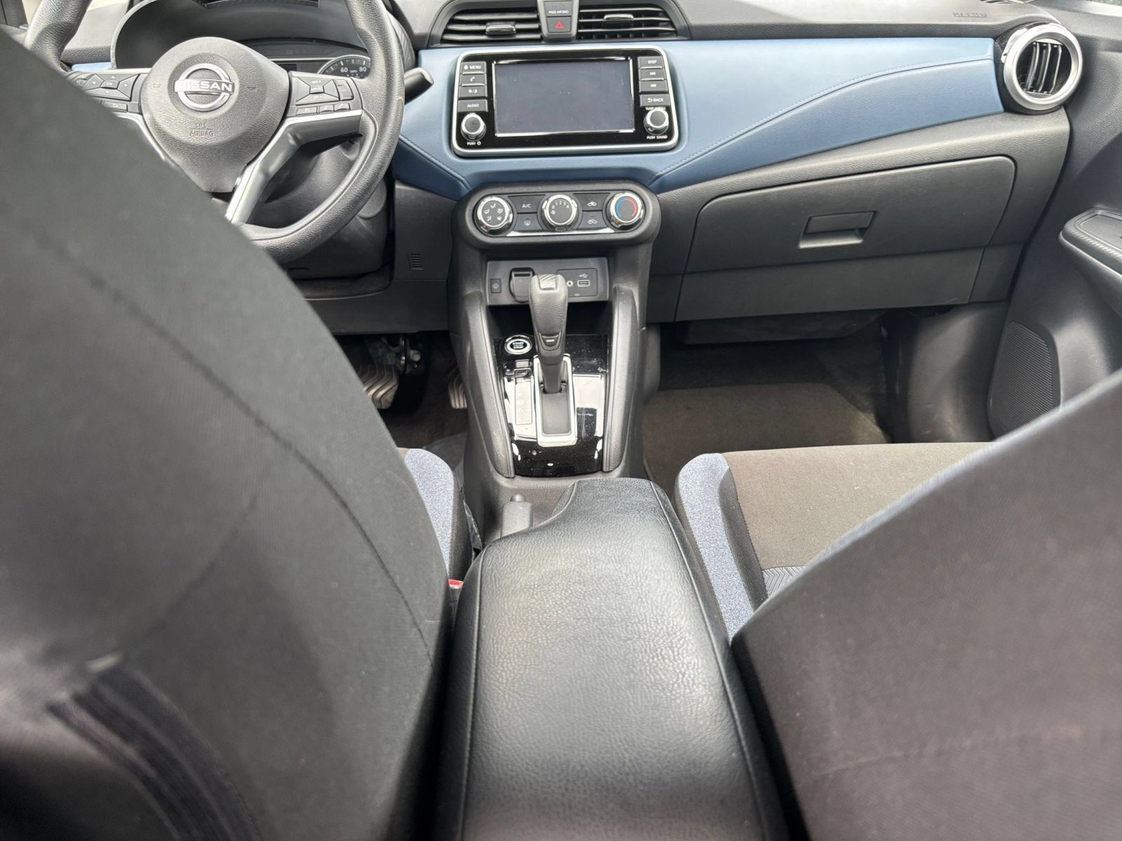 Used 2025 Nissan Versa SV FWD image 38