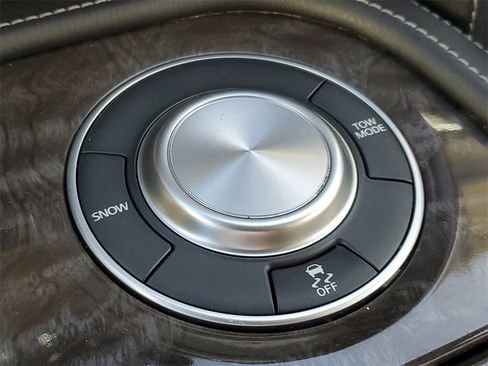 Certified 2022 Nissan Armada Platinum w/ Captain's Chairs Package image 39