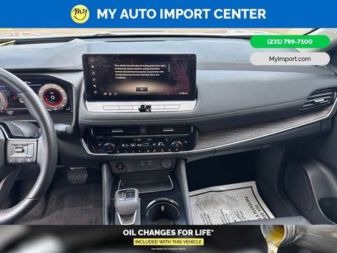 Used 2025 Nissan Rogue Platinum w/ Platinum Premium Package FWD image 18