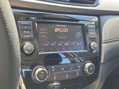 Used 2020 Nissan Rogue S image 28