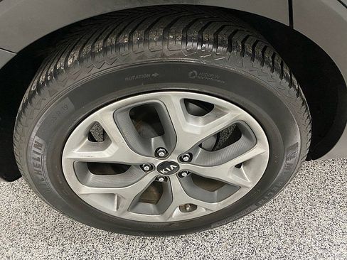 Used 2019 Kia Sorento EX image 49