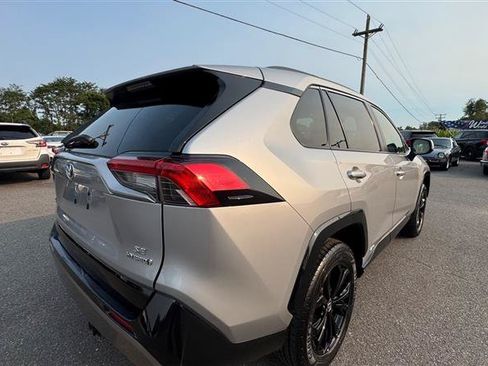 Used 2022 Toyota RAV4 SE w/ SE Grade Weather Package AWD/4WD image 22