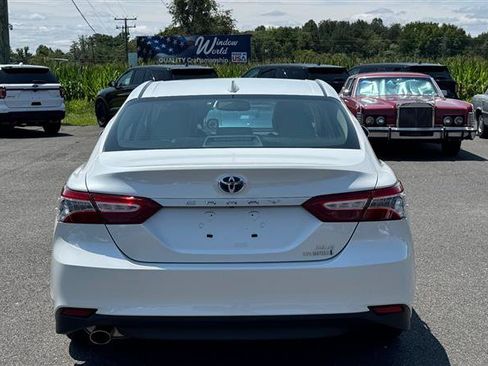 Used 2019 Toyota Camry XLE FWD image 10