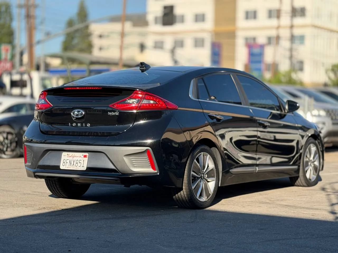 Used 2018 Hyundai Ioniq Limited FWD image 14