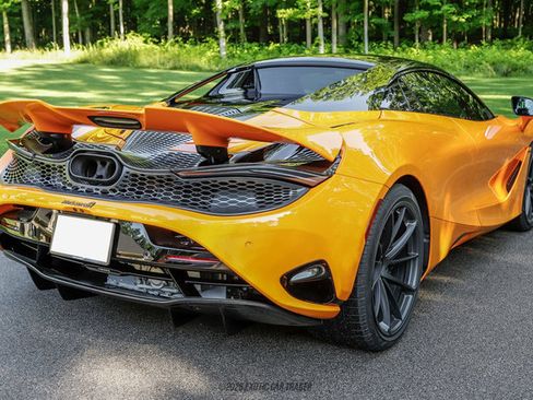 Used 2026 McLaren 750S Spider RWD image 8