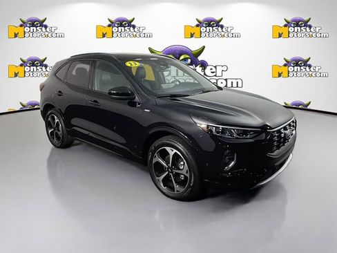 Used 2023 Ford Escape ST-Line Elite w/ Premium Technology Package AWD/4WD image 3