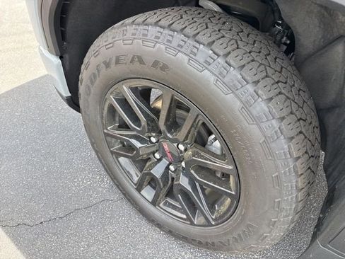 Used 2024 GMC Sierra 1500 Elevation image 12