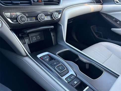 Certified 2021 Honda Accord Touring image 30