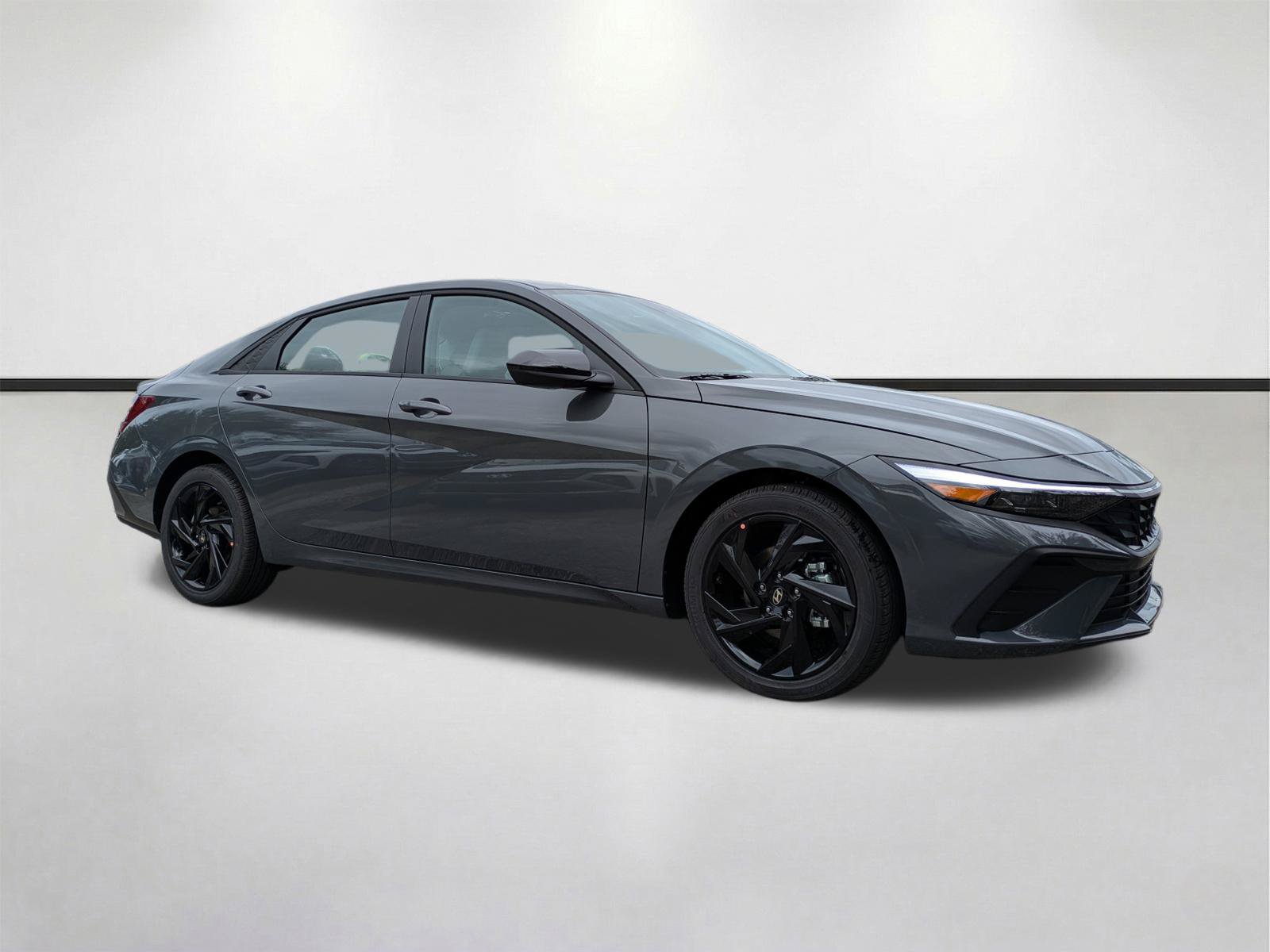 New 2026 Hyundai Elantra SEL Sport FWD image 2