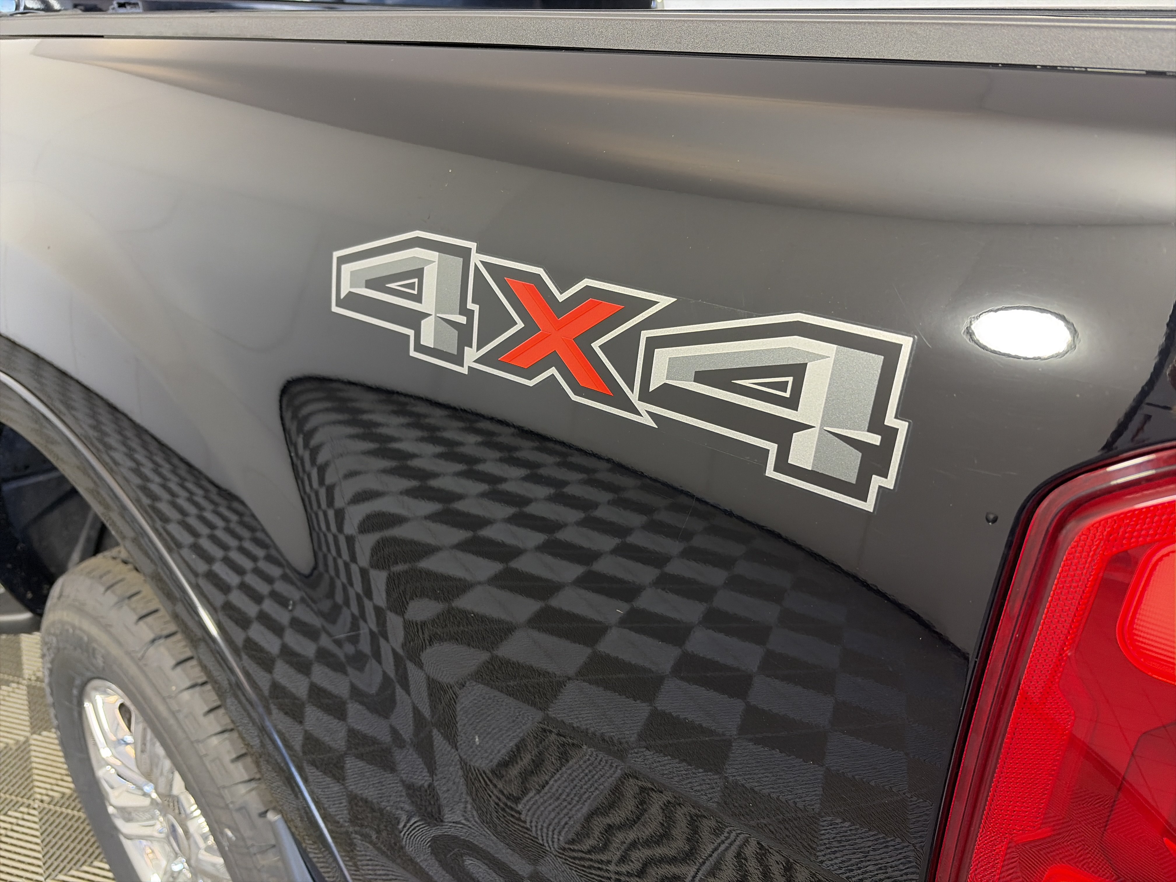 Used 2019 Ford Ranger XLT w/ Equipment Group 302A Luxury AWD/4WD image 19