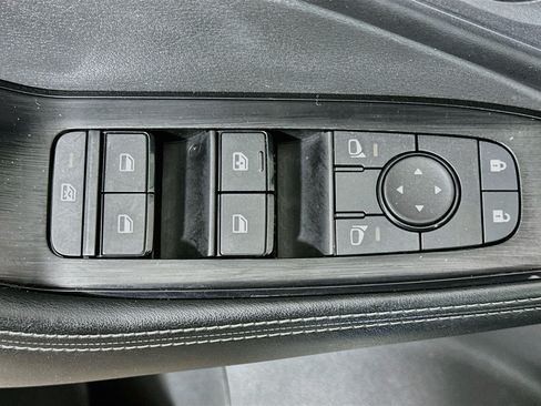 Used 2025 Nissan Rogue SV AWD/4WD image 15