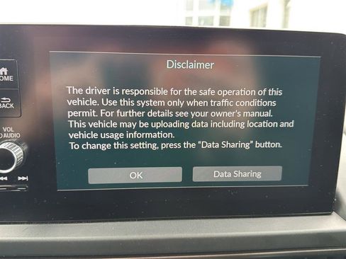 Used 2025 Honda Pilot TrailSport image 6