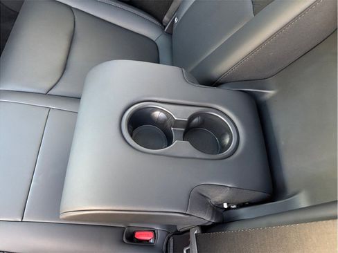 Used 2026 Tesla Model Y Long Range image 38