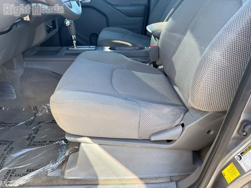 Used 2018 Nissan Frontier SV image 13