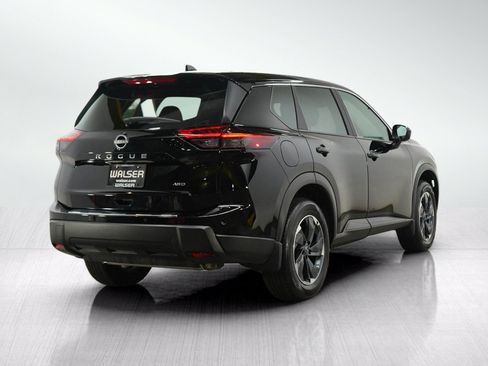 Used 2026 Nissan Rogue SV w/ Cold Weather Package AWD/4WD image 6
