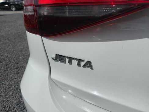 Used 2016 Volkswagen Jetta Sport FWD image 17