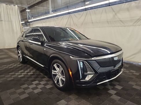 Used 2024 Cadillac Lyriq Tech image 3