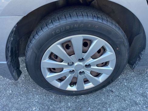 Used 2017 Nissan Sentra S image 32