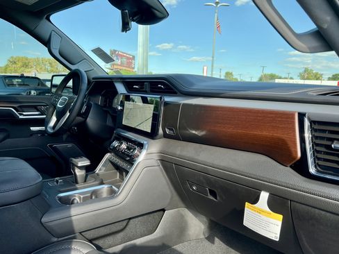 New 2026 GMC Sierra 1500 Denali w/ Denali Reserve Package image 37