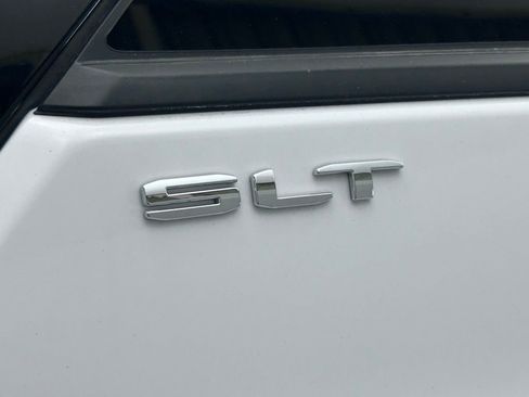Used 2023 GMC Terrain SLT image 12