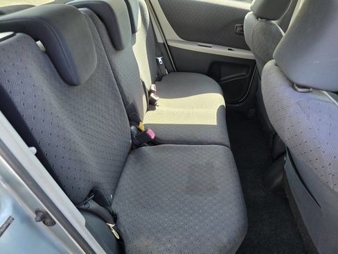 Used 2009 Toyota Yaris 4-Door Hatchback image 21