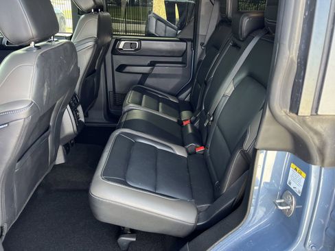 Used 2025 Ford Bronco Outer Banks AWD/4WD image 11