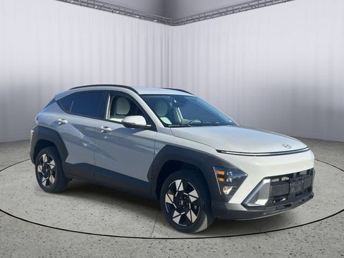 Used 2024 Hyundai Kona SEL AWD/4WD image 5