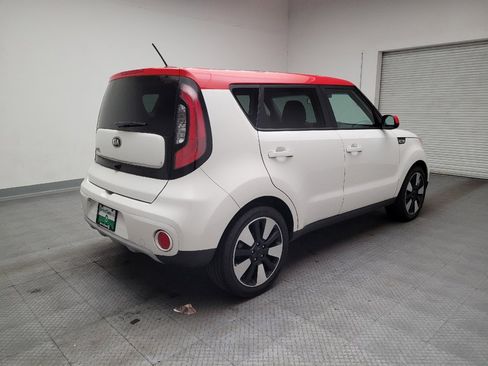 Used 2019 Kia Soul + image 9