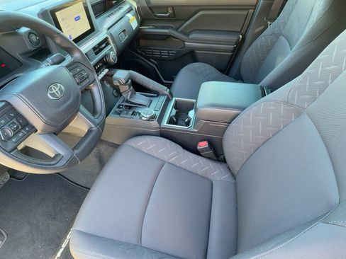 Used 2025 Toyota Tacoma SR5 AWD/4WD image 4