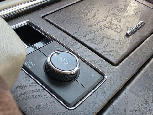 Used 2018 Lincoln Navigator L Select AWD/4WD image 29