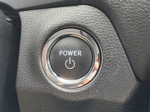 Used 2024 Toyota RAV4 SE image 15