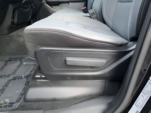 Used 2023 RAM 1500 Big Horn AWD/4WD image 29