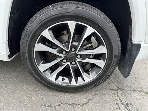 Used 2023 Jeep Grand Cherokee Overland image 29