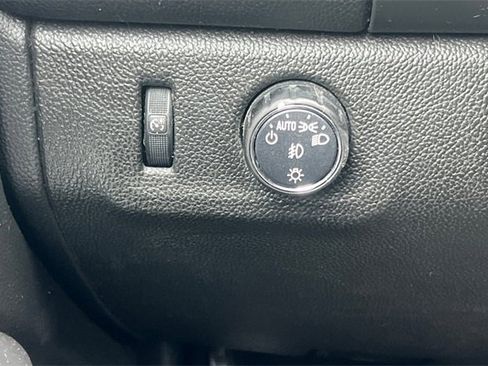 Used 2020 Chevrolet Colorado LT w/ Colorado RST Special Edition image 32