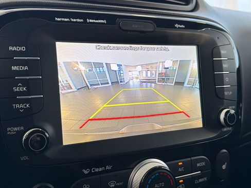 Used 2018 Kia Soul ! w/ Tech Package FWD image 25