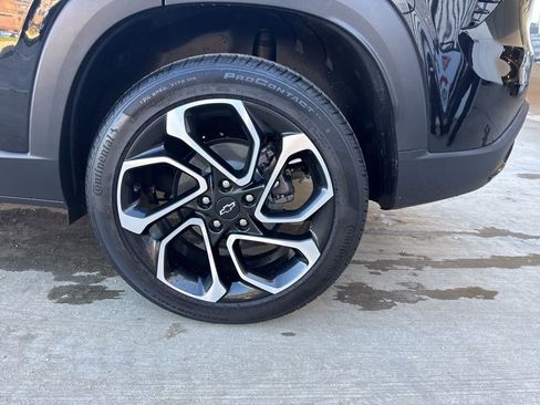 Used 2024 Chevrolet Trax RS w/ Sunroof Package image 8