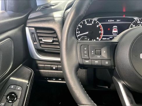Used 2024 Nissan Rogue SV w/ SV Premium Package AWD/4WD image 11