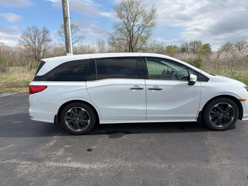Used 2023 Honda Odyssey Elite image 9
