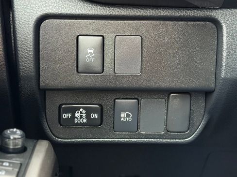 Used 2020 Toyota Tacoma SR5 image 22