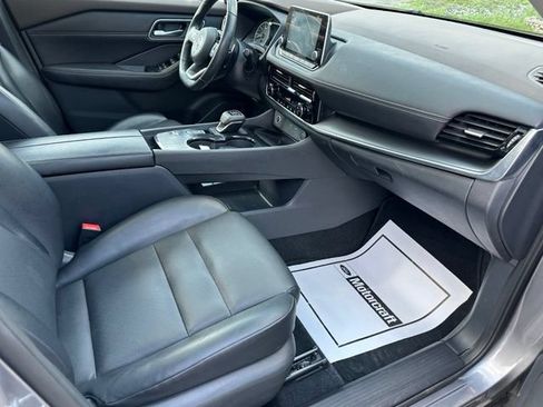 Used 2021 Nissan Rogue SV w/ Premium Package FWD image 13