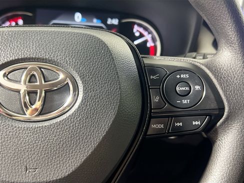 Used 2025 Toyota RAV4 XLE w/ Convenience Package FWD image 19