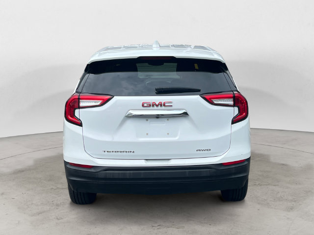 Used 2024 GMC Terrain SLE AWD/4WD image 4