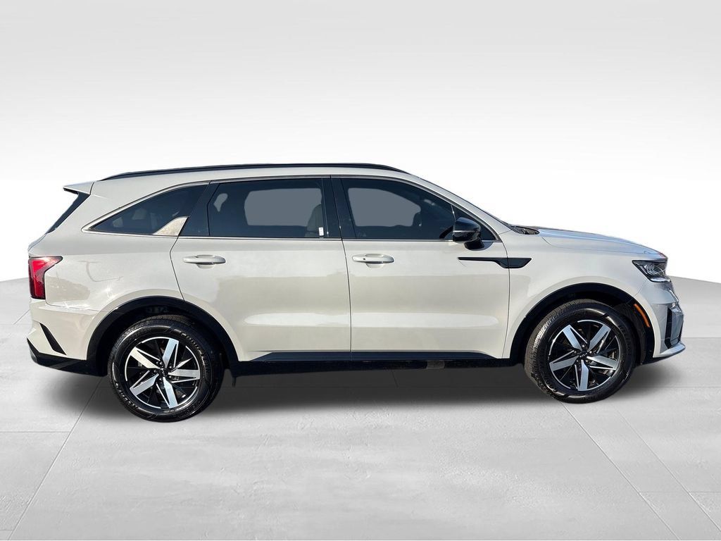 Used 2022 Kia Sorento EX w/ Panoramic Sunroof Package FWD image 7