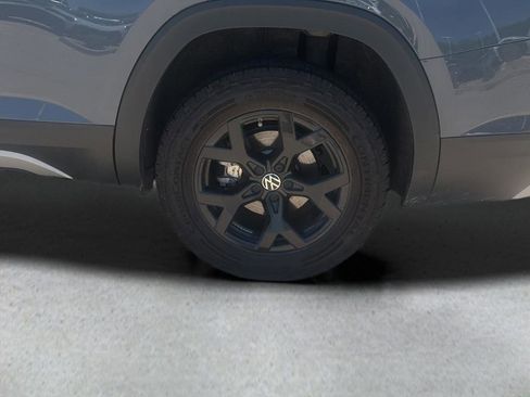Used 2024 Volkswagen Atlas Peak Edition SEL AWD/4WD image 11