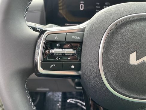 New 2026 Kia Carnival FWD image 26