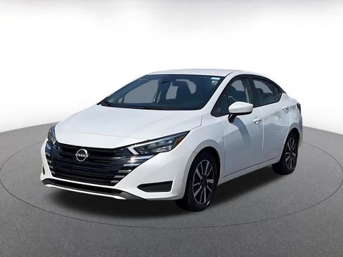 Used 2025 Nissan Versa SV FWD image 7