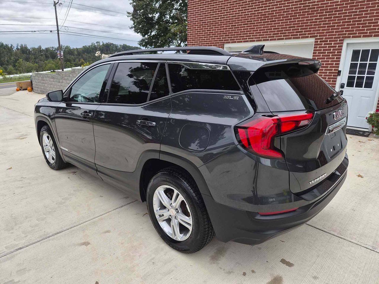 Used 2020 GMC Terrain SLE w/ Driver Convenience Package AWD/4WD image 6