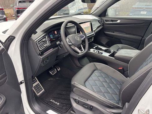 New 2026 Volkswagen Atlas Cross Sport SEL Premium R-Line AWD/4WD image 25