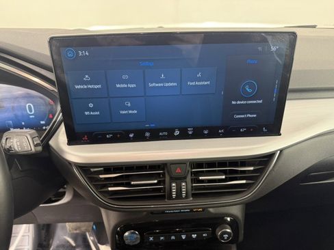 Used 2024 Ford Escape Platinum image 18