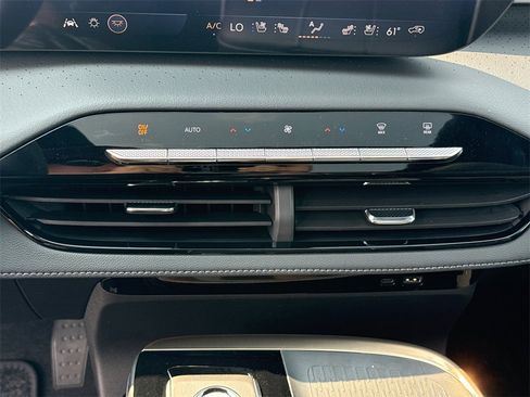 New 2026 Buick Enclave Avenir w/ Super Cruise Package image 25